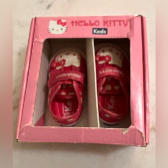 Hello Kitty Kids Sneakers - Red and White - Picture 7 of 10